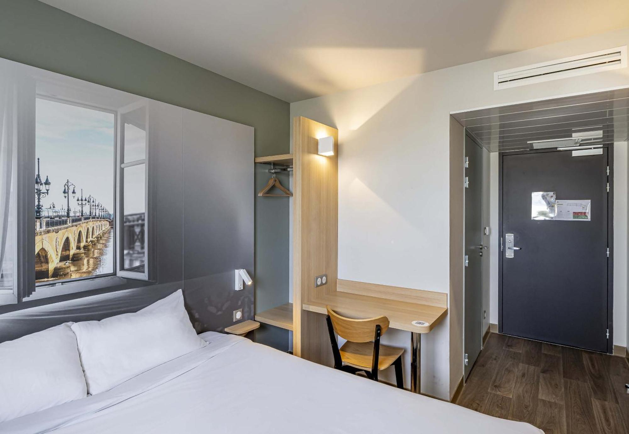 B&B Hotel Bordeaux Le Haillan 3 Etoiles Exterior photo